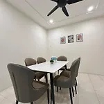 First Curve Ipoh Homestay